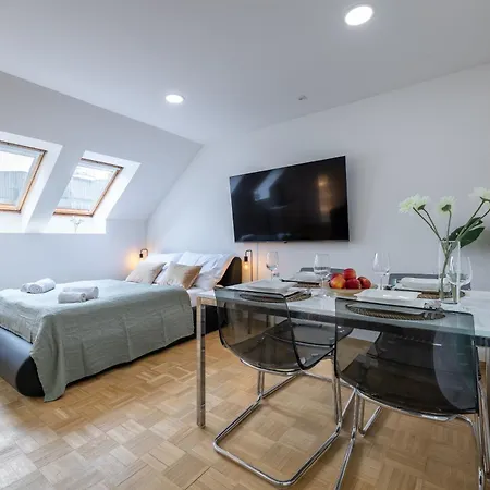 Apartment Kip Old Town Modern With Free Parking & Ac