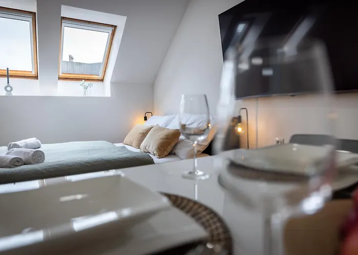 Kip Old Town Modern With Free Parking & Ac Prag