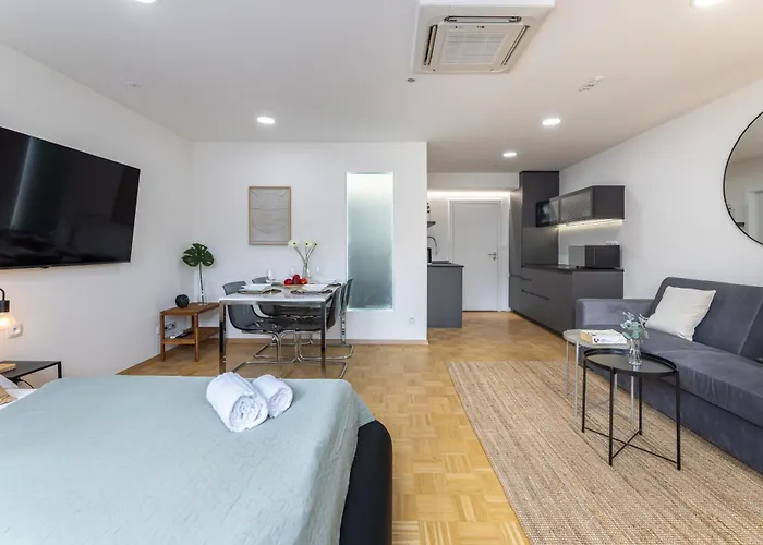 Daire Kip Old Town Modern With Free Parking & Ac Prag