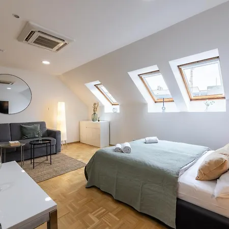 Kip Old Town Modern With Parking & Ac By Easybnb Premium