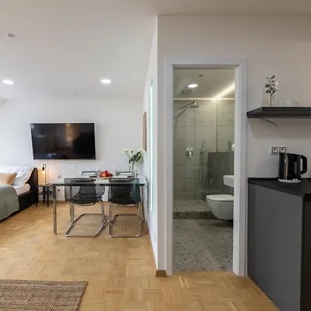 Kip Old Town Modern With Parking & Ac By Easybnb Premium Apartment *