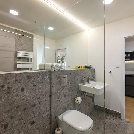 Kip Old Town Modern With Parking & Ac By Easybnb Premium Apartamento