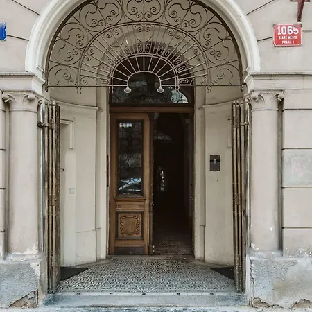Kip Old Town Modern With Free Parking & Ac Apartmán